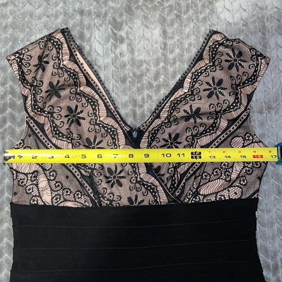 Signature Lana Stunning Formal Lace & Black Dress. Size 10 - Picture 4 of 10